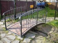 Кованый мостик с ДПК доской