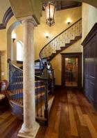 Деревянная лестница из Ясеня