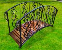 Красивый кованый мостик